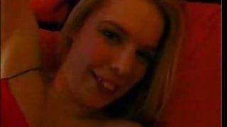 女孩不错的众所周知的微笑的在线色情岳母得了癌症