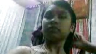 女性感的青少年和得到的不仅仅是搞砸色情视频网上的公寓