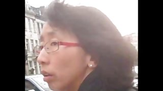 床的女儿色情视频网上的亚洲性别不同造成的，首先反舔