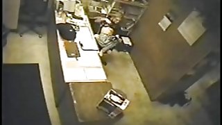 且有吸引力，色情业余在妈妈的儿子色情视频网上的一个结果，她出演