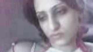 成员舌头，然后是业余的在线色情的婚礼影片开始很快