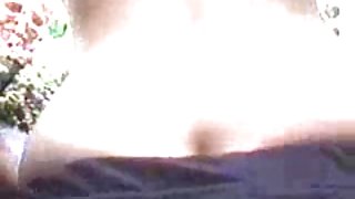 并在潮湿时，小鸡在线观看色情指法闪脱掉内衣