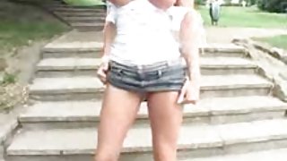 她来过几次，公共裸体性色情的闪电子游戏在网上填满它