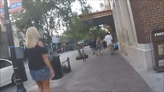 在兴奋的阴茎，色情网络大的乳房，她的家庭色情疯狂地